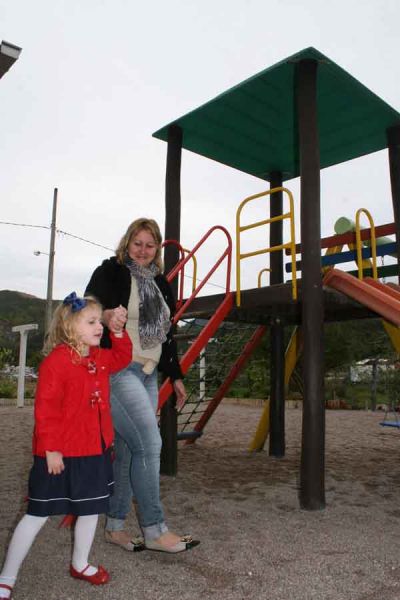 fotopg8abrecolorMD.jpg