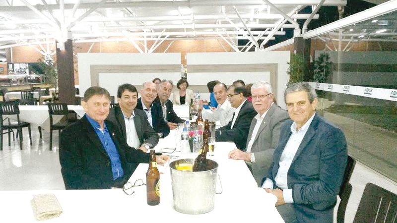fotochumbojantardoscorretoresGG.jpg