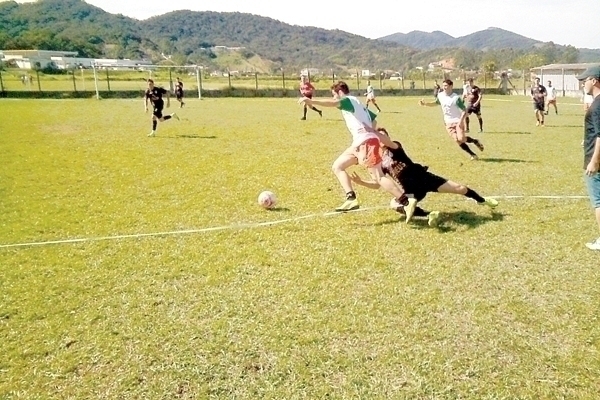 Treze equipes vo dar adeus  Taa DL Cor