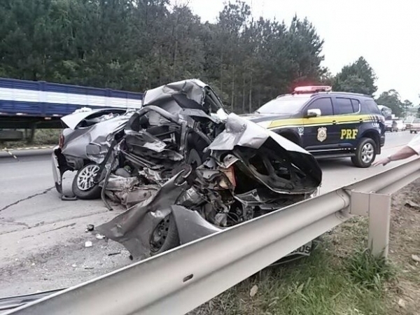 Ao menos 19 pessoas morrem nas estradas durante o feriado em SC