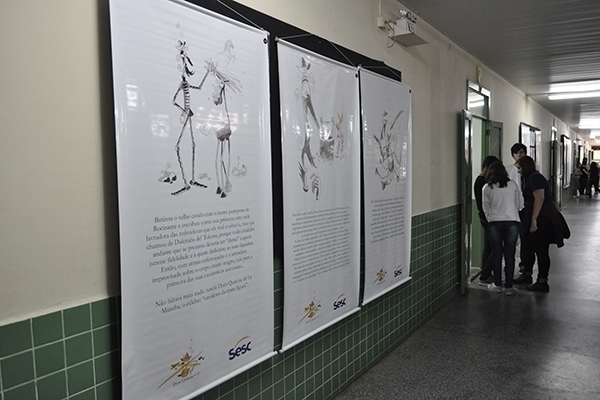 Exposio Dom Quixote segue at sexta-feira na escola Honrio Miranda