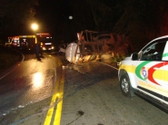 Homem morre aps tombar caminho com leite no Oeste de SC