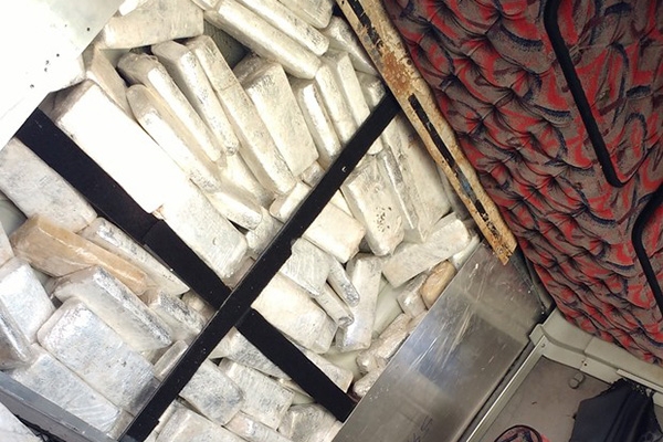 PF apreende 189 kg de maconha em caminho na BR-101 em Barra Velha