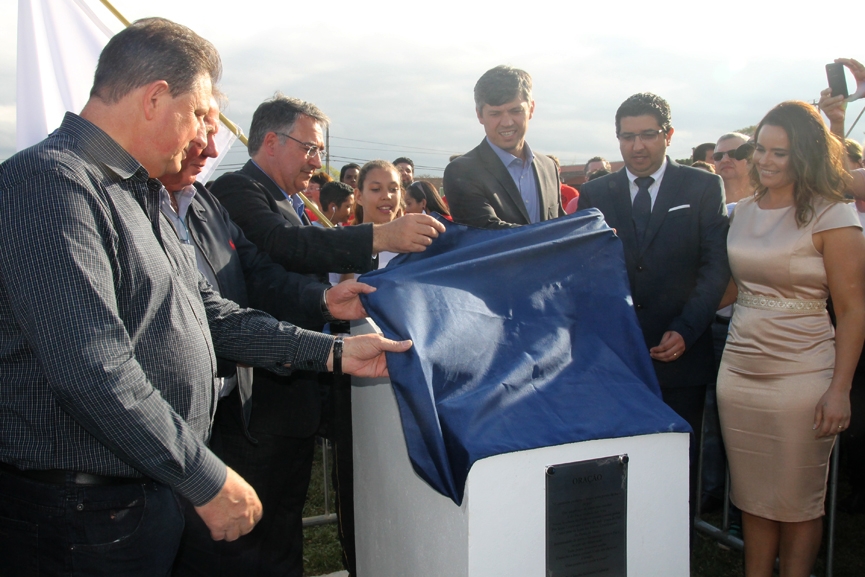 Ponte de Ilhota  inaugurada na presena de grande pblico