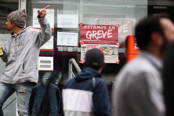 Greve dos bancrios entra no 3 dia; mais de 7 mil agncias esto fechadas