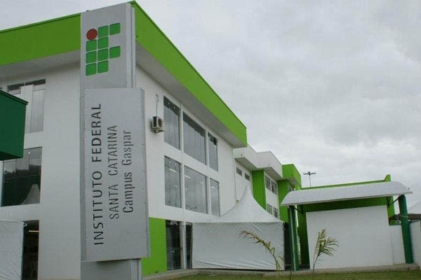 IFSC abre 21 vagas para professores e tcnico-administrativos em 15 cidades