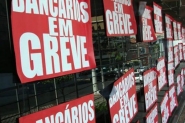 Bancrios rejeitam reajuste de 7% e decidem continuar a greve