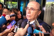 No h necessidade 'neste momento' de aumentar impostos, diz Meirelles