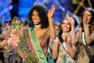 Raissa Santana, do Paran,  eleita Miss Brasil 2016