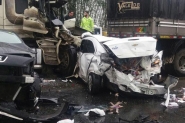 Seis veculos colidem e interditam BR-101