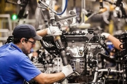 Emprego industrial cai em agosto e atinge menor nvel em quase 12 anos