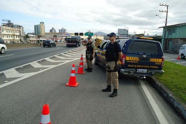 PRF inicia Operao Festas de Outubro para prevenir acidentes em SC