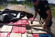 Cerca de 1 milho de maos de cigarros so apreendidos em Joaaba