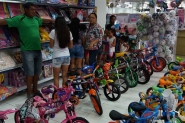 Consumidor de SC deve gastar em mdia R$ 177 com Dia das Crianas