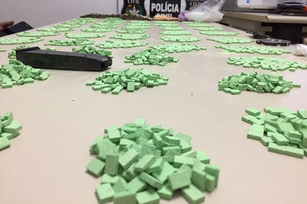 Operao prende 6 e apreende 5,6 mil comprimidos de ecstasy em SC