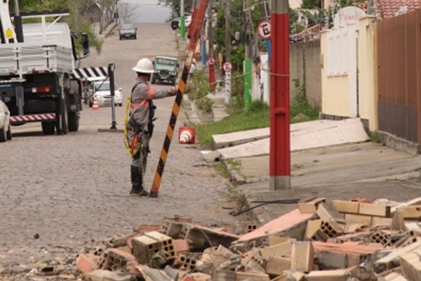 Tubaro comea a receber donativos aps vendaval