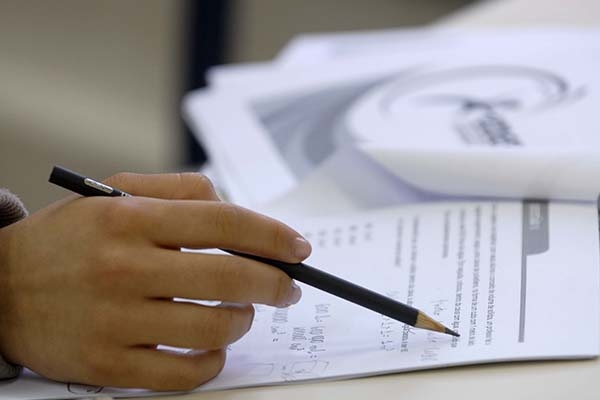 MEC diz que ocupao em 181 escolas compromete Enem para 95 mil alunos