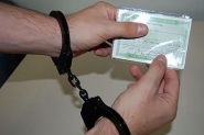 Uma mulher e 3 homens so presos por suspeita de crime eleitoral em SC
