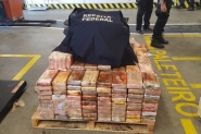 Mais de 940 kg de cocana so apreendidos no Porto de Navegantes