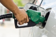 Petrobras anuncia queda no preo da gasolina e do diesel nas refinarias