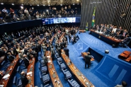 Senado aprova em 1 turno clusula de barreira e fim de coligaes