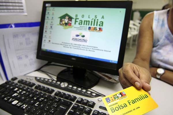 7,6 mil so suspeitos de receber Bolsa Famlia irregular em Santa Catarina