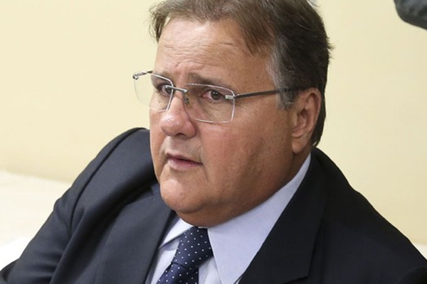 Lder do governo na Cmara anuncia manifesto em apoio a Geddel