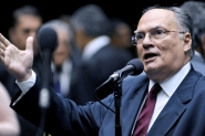 Roberto Freire  oficialmente nomeado ministro da Cultura