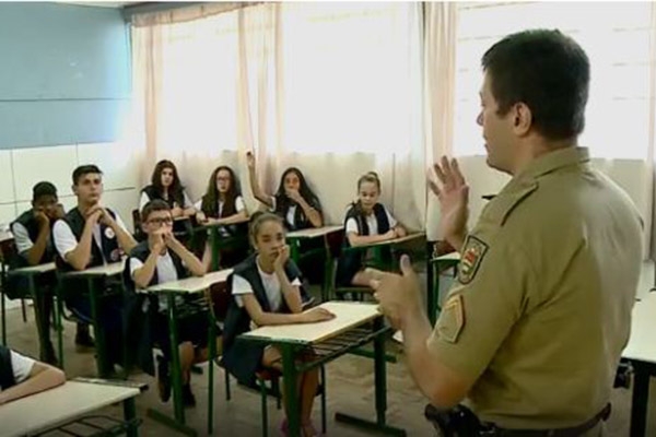 Projeto transforma alunos em 'patrulheiros' contra bullying em Cricima