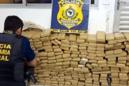 Homem  preso com 259 quilos de maconha em carro roubado e clonado