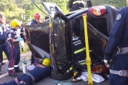 Trnsito  interrompido na BR-282 em Alfredo Wagner aps grave acidente