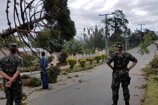 Mais de 30 mil atingidos por vendaval em Florianpolis podero sacar FGTS