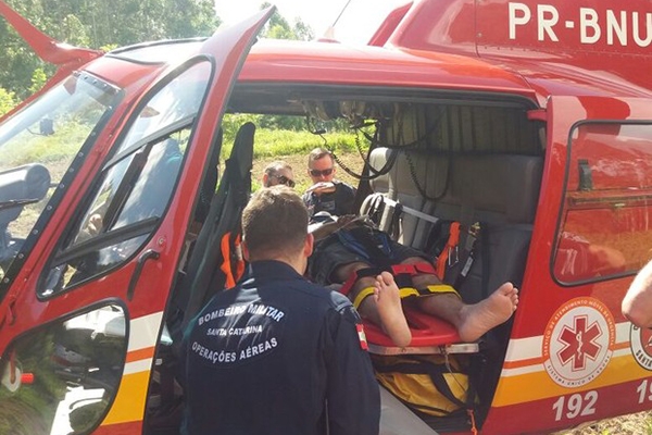 Homem fica ferido aps cair de parapente em Presidente Getlio