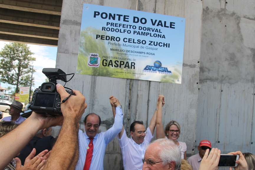 Ministrio Pblico recomenda retirada de placa inaugural e interdio da Ponte do Vale at que obra esteja 100% concluda
