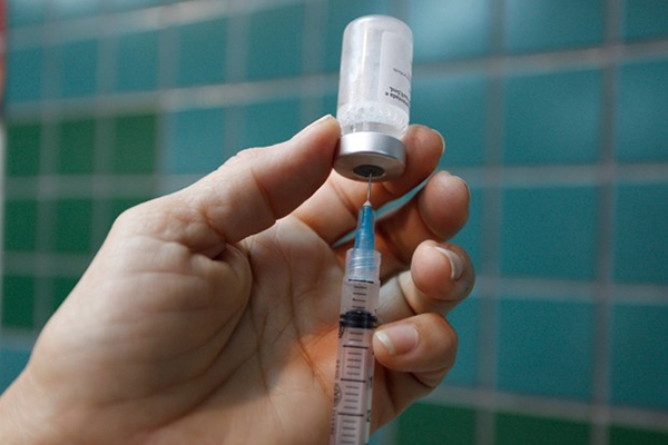 Em dois meses, 5 mil meninos s�o vacinados contra HPV em SC