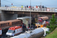 Acidente com caminh�es fecha a BR-101