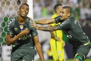 Chapecoense vence Atlético Nacional no jogo da gratidão