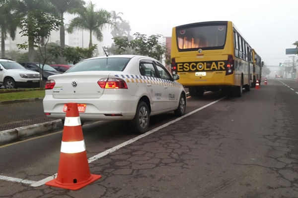 Itaja� tem greve de �nibus; prefeitura disponibiliza transporte alternativo