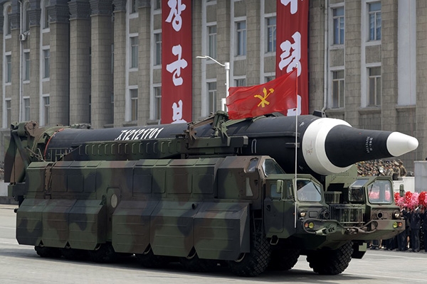 Coreia do Norte confirma sucesso em lançamento de novo tipo de míssil