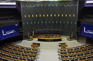 Cmara e Senado tentam retomar projetos aps rejeio de denncia contra Temer