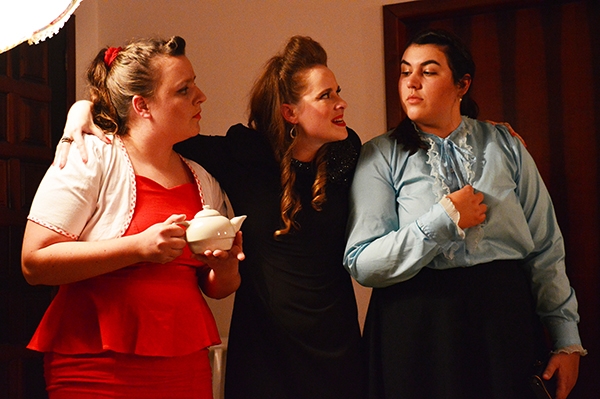 Grupo feminino A Lontra faz Teatro se apresenta em BC no fim de semana