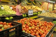 Economistas do mercado veem menos inflao e alta maior do PIB em 2017 e 2018