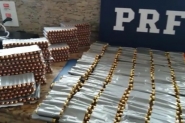 PRF prende mulheres com 2,1 mil balas de fuzil e pistola que iriam para o Rio de Janeiro 