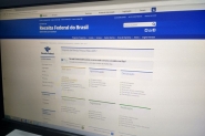 Receita Federal paga 5 lote de restituio do Imposto de Renda 2017
