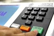 8 em cada 10 brasileiros dizem no seguir orientao de religiosos na hora do voto, aponta Datafolha