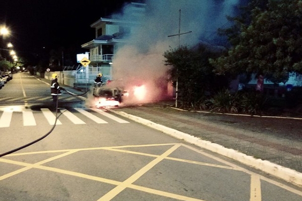 Delegacia e viatura são alvo de tiros em Florianópolis