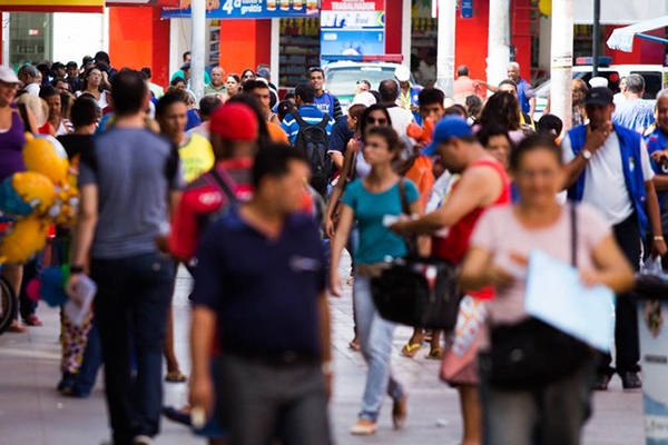 Vendas do varejo caem 0,9% em outubro, maior queda desde 2008