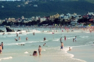 Adolescente de 15 anos desaparece no mar em Bombinhas