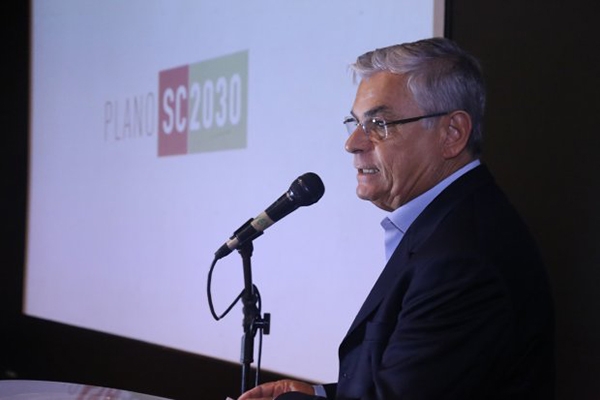 Plano com ações para o desenvolvimento de SC é apresentado ao governador
