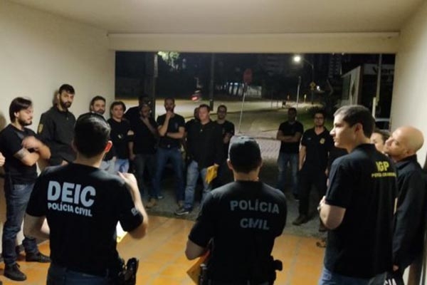 Polícia Civil de SC prende 12 pessoas por crime de pedofilia